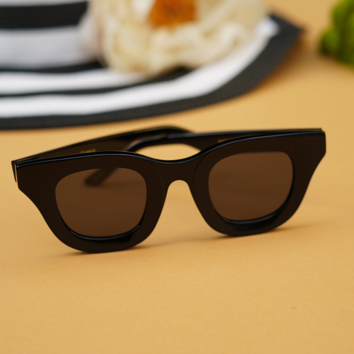 MOXLOX BADDIE SUNGLASSES BLACK POLARIZED